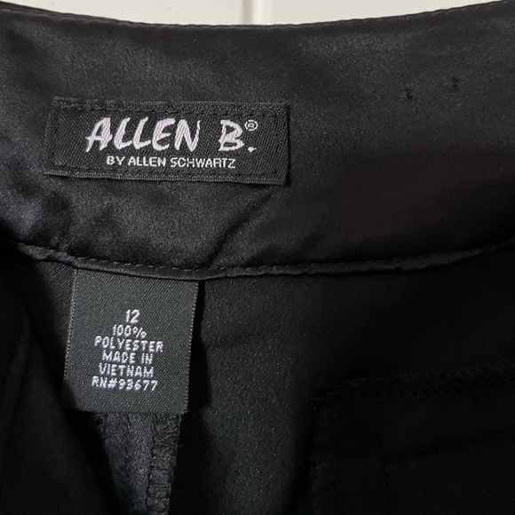 BNNW. Allen B. By Allen Schwartz 100% Polyester dressy shorts - Picture 2 of 2